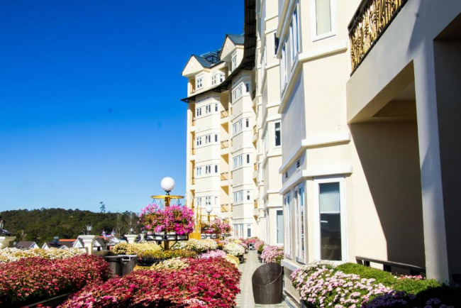 ladalat hotel – nghỉ dưỡng hoàn hảo giữa thung lũng mộng mơ