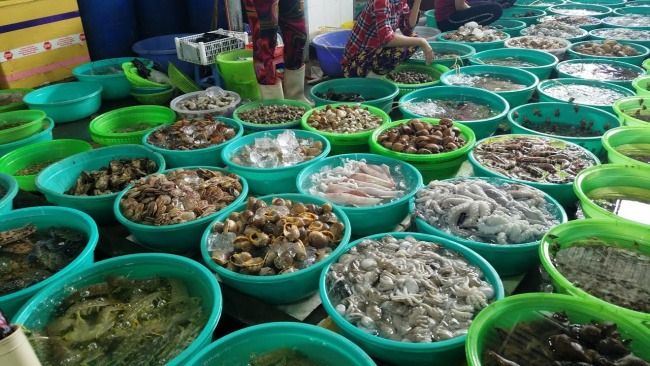 top 5 chợ hải sản cô tô giá rẻ, tươi ngon không thể bỏ lỡ