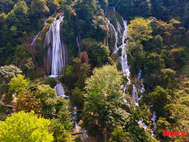 admire the beauty, the chairman of the board of directors, the cooperative, the cultural life, the mountainous region, the natural beauty, the spirit, discover the beautiful and charming ta nang waterfall in the middle of the son la mountains