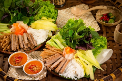5 Quán ăn ngon trên đường Lê Văn Lương, Hà Nội