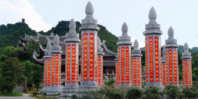 du lịch tam chúc - ngôi chùa lớn nhất thế giới