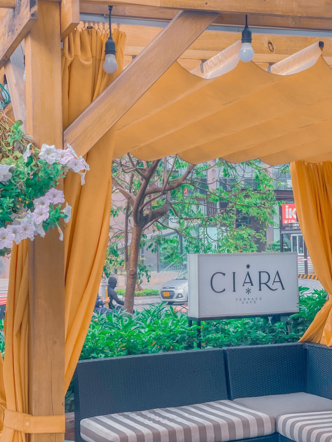 khu vườn ciara terrace cafe tràn ngập nắng, hương sắc khi hè về