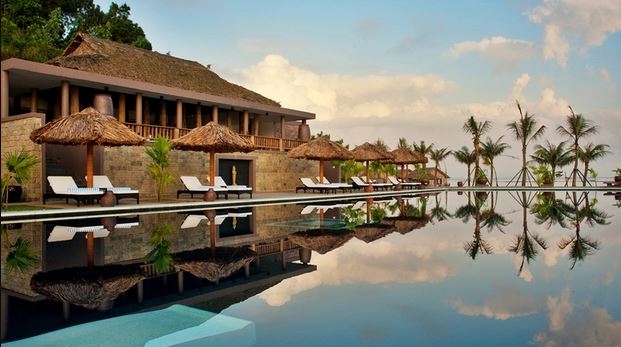 contemporary art, high-rise buildings, hue ancient capital, resort, southeast asia, wooden materials, “maldives hue version”: the first water bungalow in vietnam, poetic and extremely sophisticated