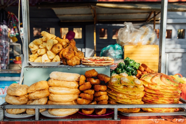 food, food tour, foreign travel, lan ha bay, locals, street food, world leading, the travel site suggests the world’s top 5 culinary tours: vietnam ranks first