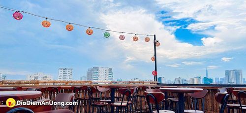 Tìm đến Lang Thang ngắm hoàng hôn chụp hình siêu ảo trên Rooftop view toàn cảnh Phú Nhuận.