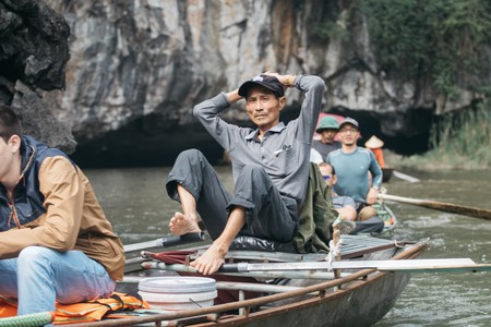 foreign tourists, guides, north vietnam, tour guides, tourists, visiting vietnam, guests are surprised with the vietnamese rowing technique: the technique is too top-notch!