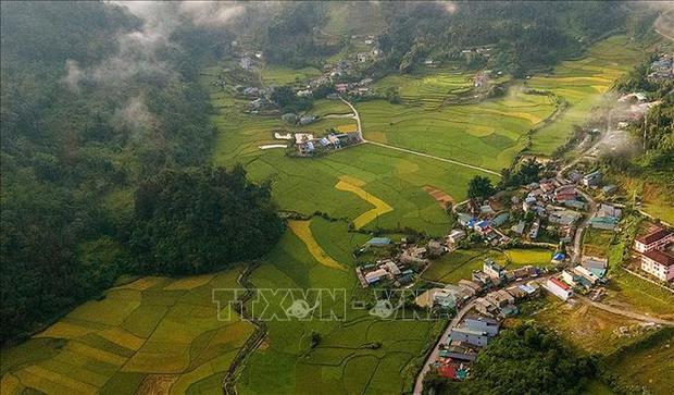 breathtaking beauty, limestone mountains, natural scenery, terraced fields, charming “golden silk strip” in muong khuong valley
