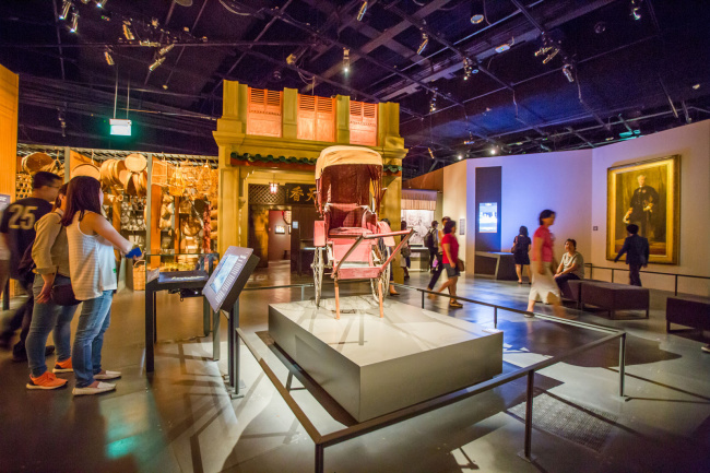 hiểu thêm về văn hóa con người tại bảo tàng quốc gia singapore
