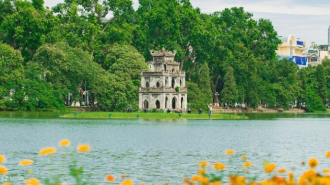 drinking coffee, foreign tourists, hanoians, old quarter, sandwiches, guests reveal how to enjoy 48 hours in hanoi: the first thing is to ‘get lost’ in the old quarter