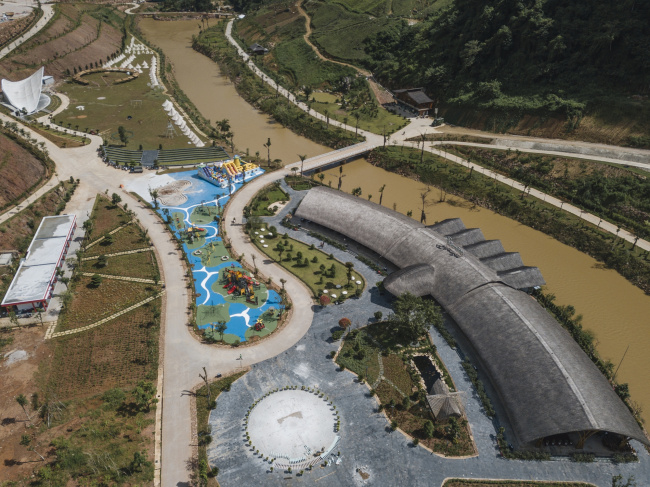 accommodation, amusement park, development investment, moc chau plateau, natural scenery, speedboat, unique idea, world record, close-up of the high-speed train hotel “sprung up” in the mountains of the northwest