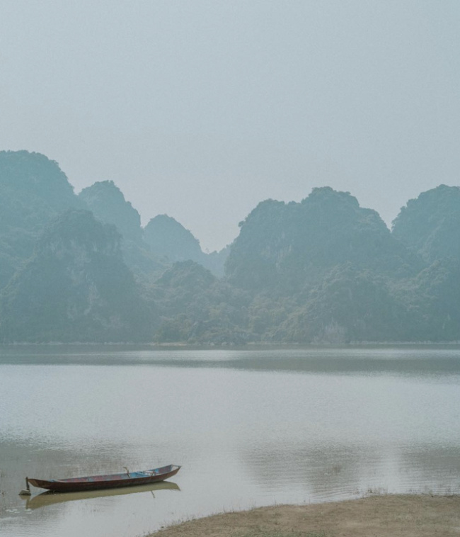dak nong province, ha long bay, sea surface, travel service, be amazed by the beautiful scenes that are likened to “miniature ha long bay” across the country