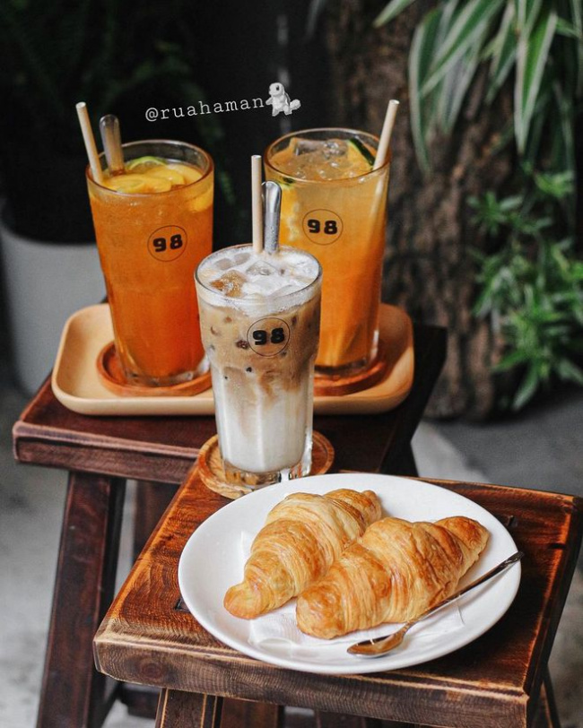 4 cafes, furniture, korean style, natural light, tan son nhi, travel, wooden furniture, 4 little-known cafes in ho chi minh city: delicious water, enough “virtual living” corners for the holidays