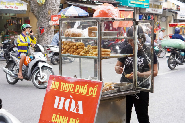 dong xuan alley, hanoi cuisine, traveling hanoi, food tour 5$ in hanoi old quarter