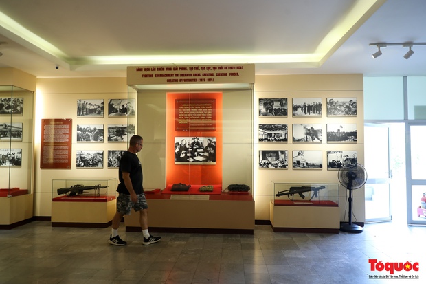 historical sites, history museum, hoa lo prison, independence day, the people of the capital, vietnam&039;s military, a large number of tourists go to red places in hanoi during independence day