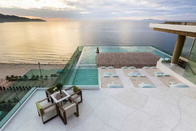5 khách sạn đà nẵng có hồ bơi trên cao cực “chill”
