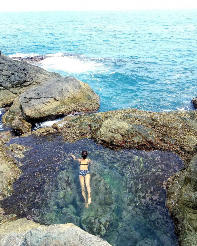 khám phá bãi nhỏ – gành hang phú quý: ‘hồ bơi giữa biển’ tuyệt đẹp