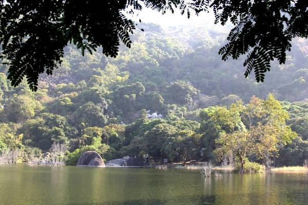 khám phá những hồ nước đẹp ở vùng bảy núi an giang