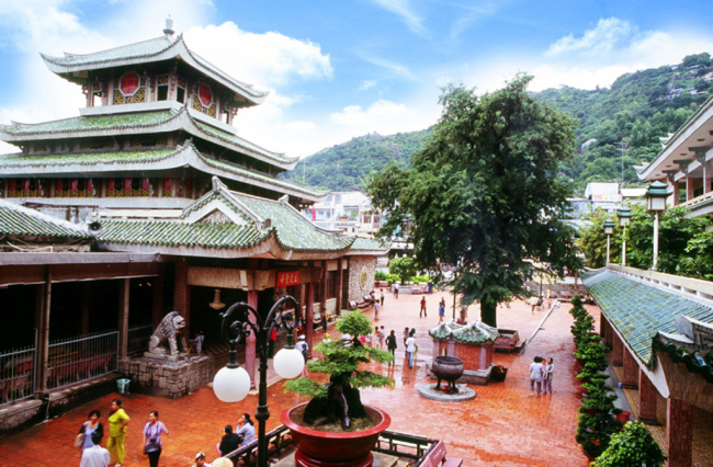 chia sẻ kinh nghiệm thăm viếng chùa bà núi sam (châu đốc)