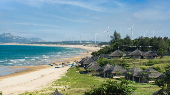 binh dinh, binh dinh tourism, quy nhon tourism, resort, wind electricity, two high-end resorts overlooking wind power fields