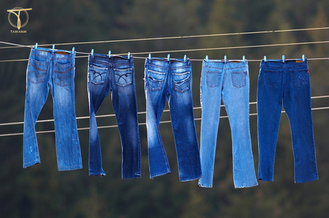cách giặt quần jean mới mua không phai màu đơn giản tại nhà