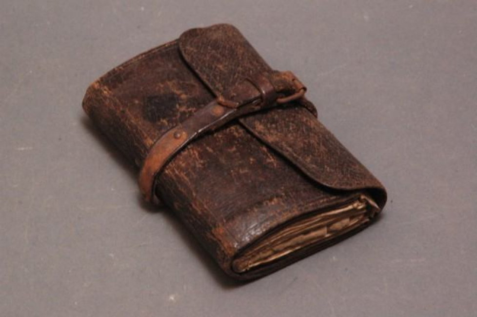 nguồn gốc và lịch sử hình thành của chiếc ví