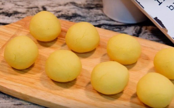 mách bạn cách làm bánh dẻo nhân đậu xanh đơn giản, dễ thành công