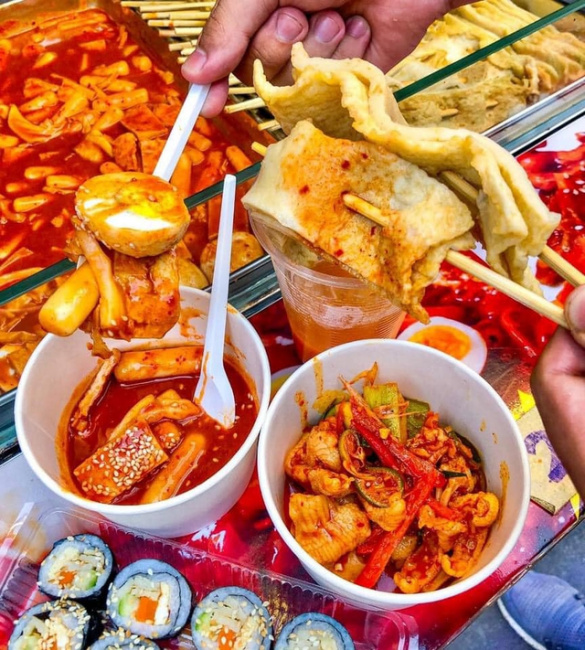 airfare, cambodian tea shop, delicious food, ho thi ky, ho thi ky market, making a splash, mixed tea, the land of kimchi, come to ho thi ky market to fill your stomach with 1001 delicious dishes from all over the world