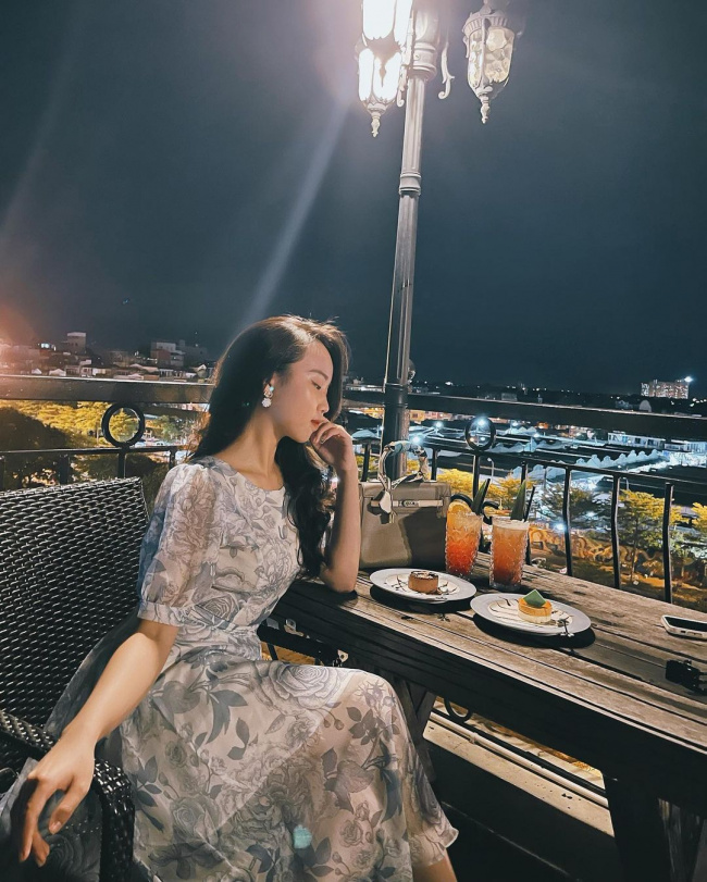 autumn in hanoi, coffee shop, lap at 3 high-rise cafes with beautiful views to enjoy hanoi’s autumn