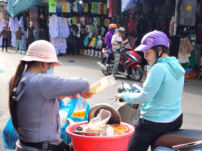 crab cakes, filtered cake, hai phong people, optional membership, specialty dishes, spicy bread, the cake filter cake market do, hai phong 3 hours sold out 10,000 units