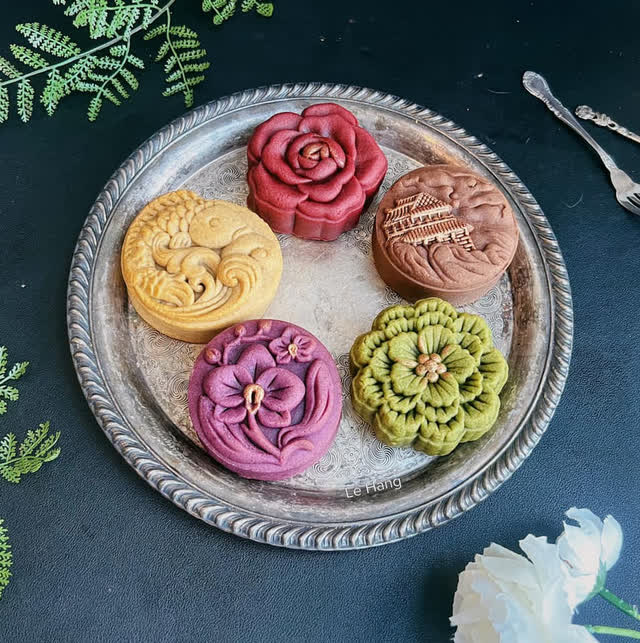 business experience, handmade moon cakes, moon cakes, product quality, startups, traditional cakes, the owner of 9x started selling moon cakes with fancy 3d floating flowers, selling nearly 1,000 pieces/day