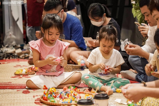 hang ma street, mid-autumn festival toys, the people of the capital, 8x earns millions every day by resurrecting the traditional mid-autumn festival toy