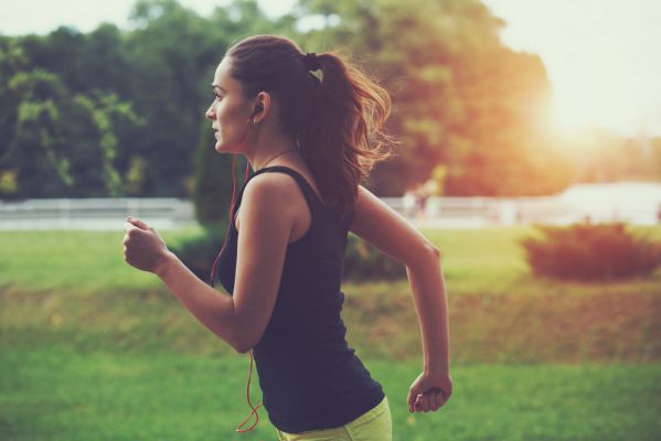 chạy bộ giảm cân, kiến thức chạy bộ, chạy bộ mỗi ngày có tốt không ? 18 lợi ích nhờ việc chạy bộ thường xuyên