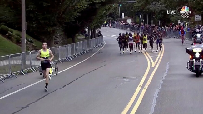 tin tức chạy bộ, runner vô danh khiến các vđv boston marathon thấy choáng khi dẫn đầu 33km liên tục