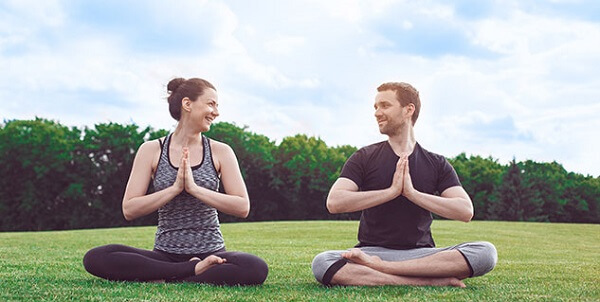 yoga cho người mới, yoga cơ bản, tự học yoga tại nhà: 5 vấn đề mà ai cũng mắc phải và cách khắc phục