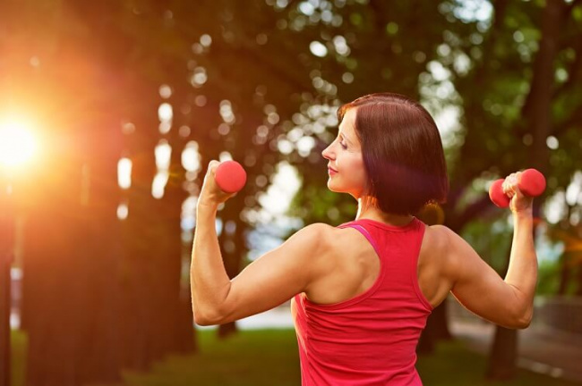 bài tập gym cho nữ, tập gym tại nhà, thể hình nữ, 8 bài tập giúp đốt mỡ gấp đôi chạy bộ cho phụ nữ trên 40