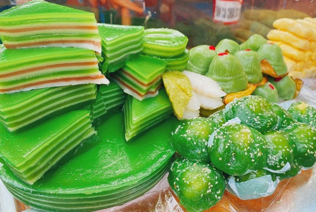 au co street, ho chi minh city, steamed banana cake, in ho chi minh city, if you want to eat western cakes, just look for these 5 popular trolleys, all dishes are delicious – nutritious – cheap