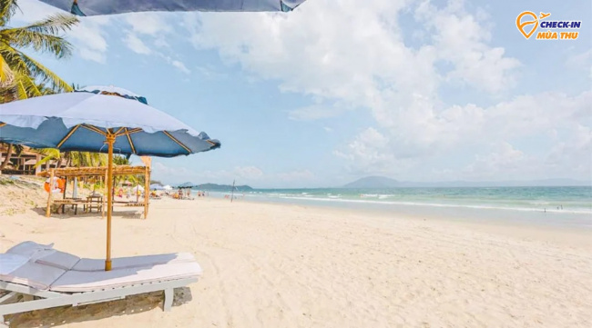 beautiful beach, busy life, locals, top 10 most beautiful beaches in vietnam: no. 9 is not too famous but is the pearl of phu yen