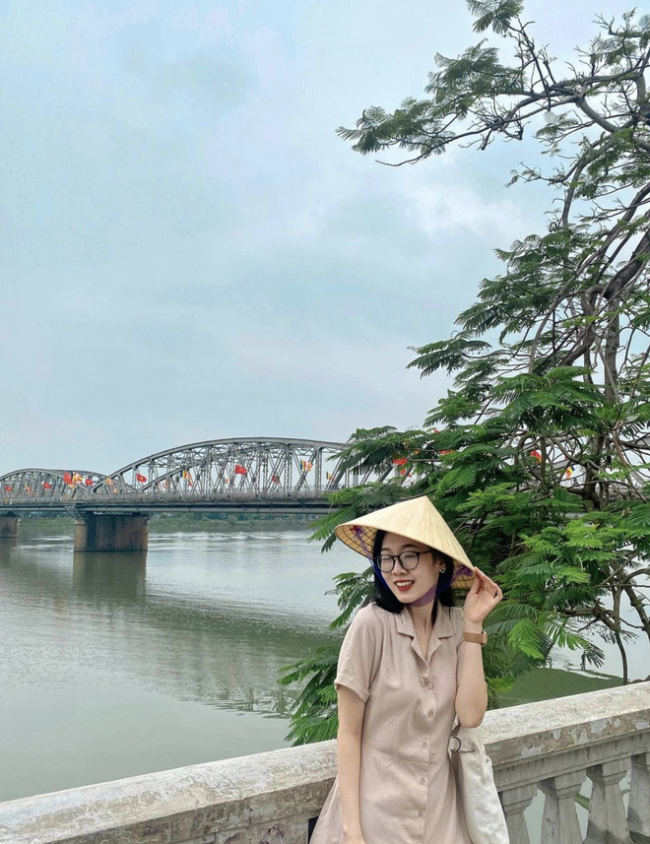 beautiful photography, da nang city, giant hand, hanoi capital, hue ancient capital, hue city, long bien bridge, photography location, take a look at the 5 “photogenic” bridges that are most visited by many tourists in vietnam