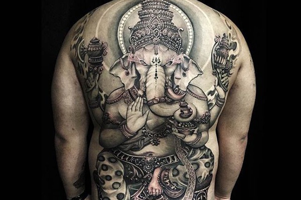 Tattoo con voi Thái Lan: Tattoo con Voi Thái Lan mang trong mình một ý nghĩa vĩnh cửu về bảo vệ và may mắn. Được xem như một biểu tượng của quyền lực và tôn nghiêm, hình xăm con voi Thái Lan giúp người sở hữu gỡ bỏ sự khó chịu và đòi hỏi may mắn cho cuộc sống của mình.