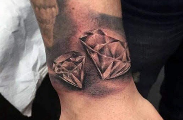 hình xăm kim cương có ý nghĩa gì? mẫu tattoo kim cương đẹp