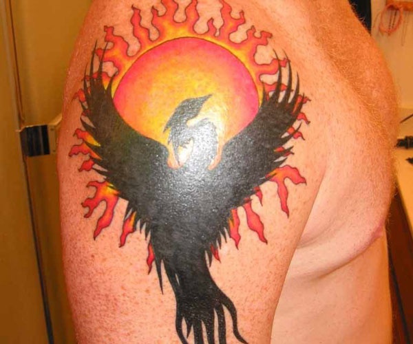 hình xăm mặt trời: ý nghĩa, mẫu tattoo đẹp cho nam nữ