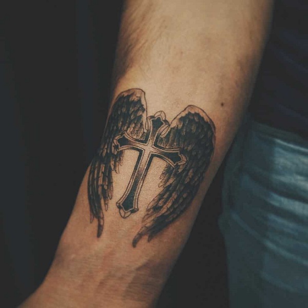 hình xăm thánh giá có ý nghĩa gì? mẫu tattoo thánh giá đẹp