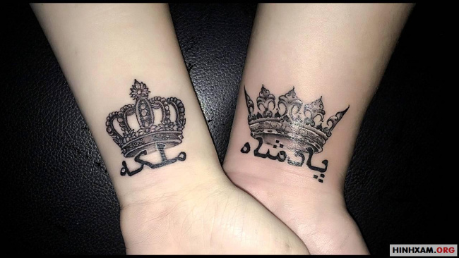 35 hình xăm King Queen cực đẹp cho các cặp đôi  Tatuajes en los dedos  Tatuajes a juego para parejas Tatuaje de anillos