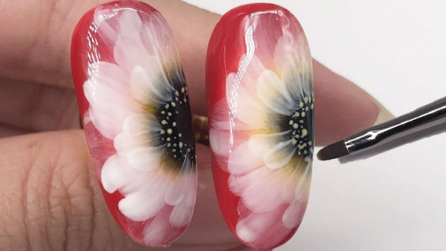 nail đẹp, 9 mẫu nail hoa cúc hot trend đang làm mưa làm gió năm 2022