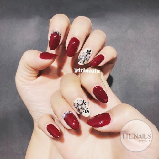 40+ những mẫu nail đỏ đẹp giúp nàng quyến rũ hơn