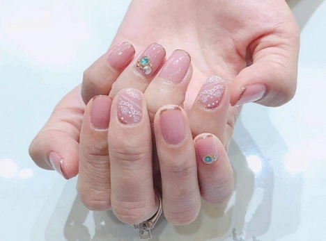 50+ mẫu nail đính đá đẹp nhất cho nàng thêm xinh