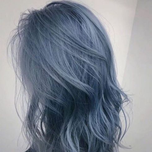 Màu nhuộm tóc xanh đẹp là cách tuyệt vời để tạo ra một phong cách thời thượng và đầy cuốn hút. Hãy xem hình ảnh liên quan để nhận thêm nhiều ý tưởng và cách phối đồ để tôn lên vẻ đẹp của tóc xanh đẹp nhé!