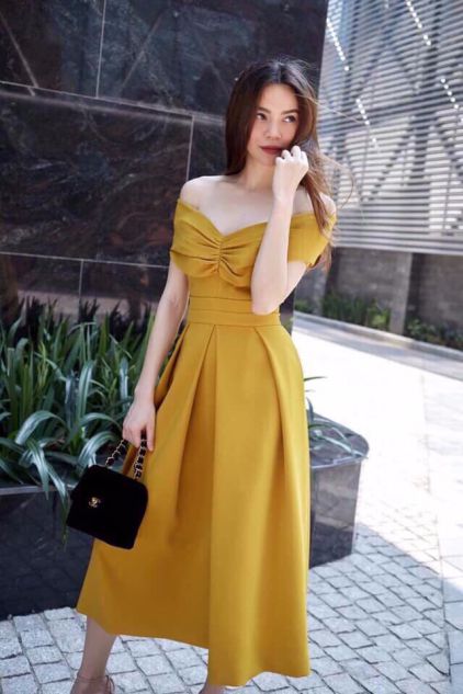 V6746 Váy vàng hoạ tiết hoa | The Queen Fashion