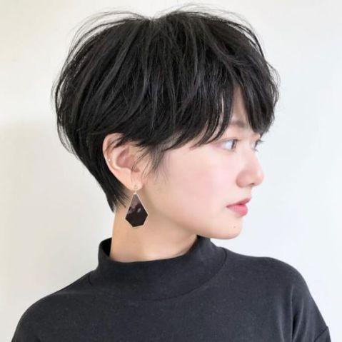 Không biết chọn kiểu tóc nào cho đẹp và dễ tạo kiểu? Tóc tém nữ Nhật sẽ là lựa chọn hoàn hảo cho bạn. Hình ảnh sẽ giúp bạn hiểu rõ hơn về kiểu tóc này, từ đó bạn sẽ có được kiểu tóc ưng ý nhất.