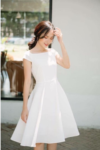 Những mẫu váy trắng hợp xu hướng không thể thiếu với chị em